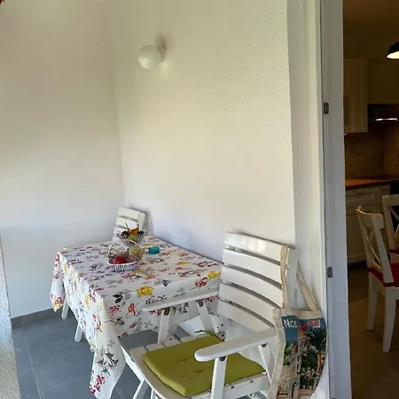 Ferienwohnung Fuer 6 Personen Ca 65 Qm In Privlaka, Dalmatien Norddalmatien Apartment