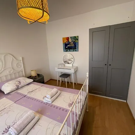Ferienwohnung Fuer 6 Personen Ca 65 Qm In Privlaka, Dalmatien Norddalmatien * Privlaka (Zadar)